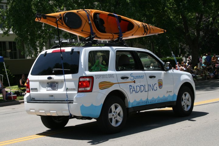 How to strap two kayaks to a roof rack  by yourself step by step guide