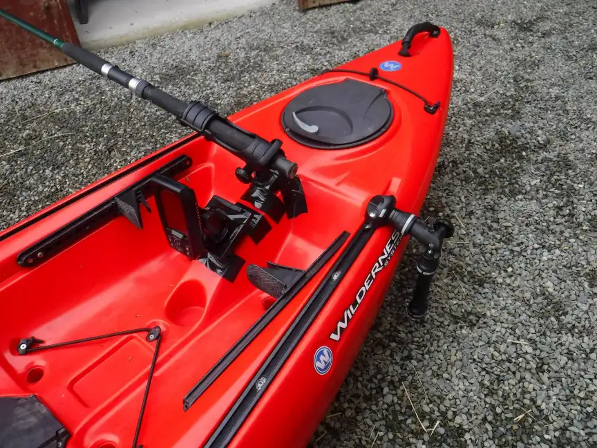 How to mount accessories on a kayak