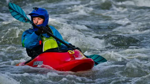 what to wear kayaking in winter